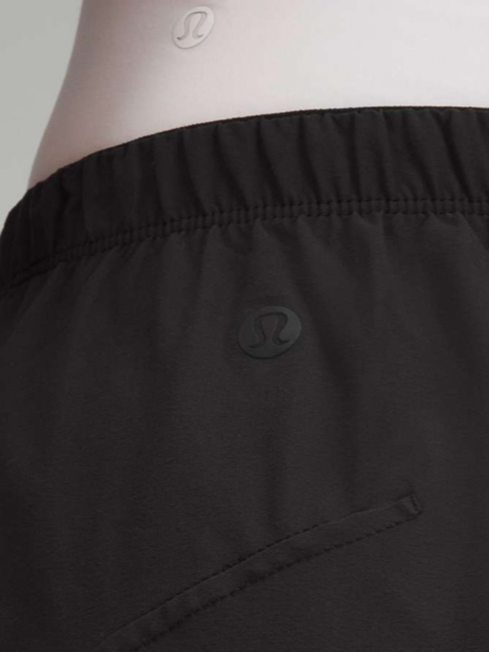 Lululemon Lightweight Mid-Rise Barrel-Leg Cropped Pant Black | Size 4 - Picture 6 of 12
